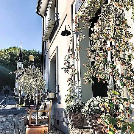 Hotel Raj Na Zemi Venkovsky A Kavarna Hukvaldy