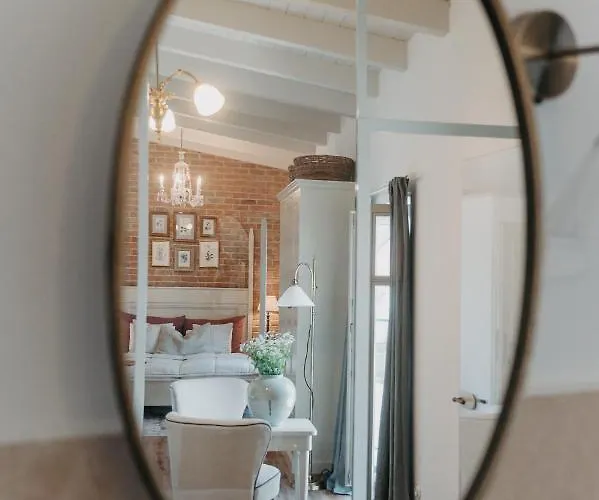 Raj Na Zemi Venkovsky A Kavarna *