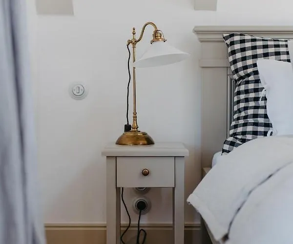 Raj Na Zemi Venkovsky A Kavarna * Hukvaldy